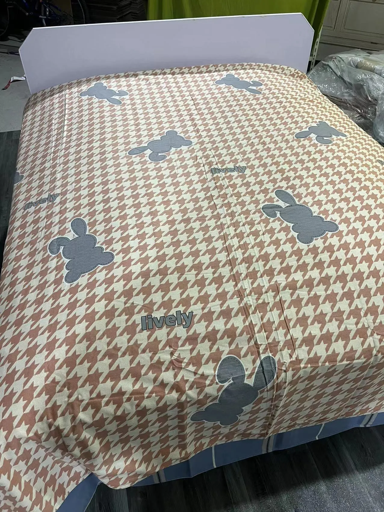 200x230cm Cotton Knitted Blanket with Customized Patterns, Handmade Weaving and Printing Craftsmanship