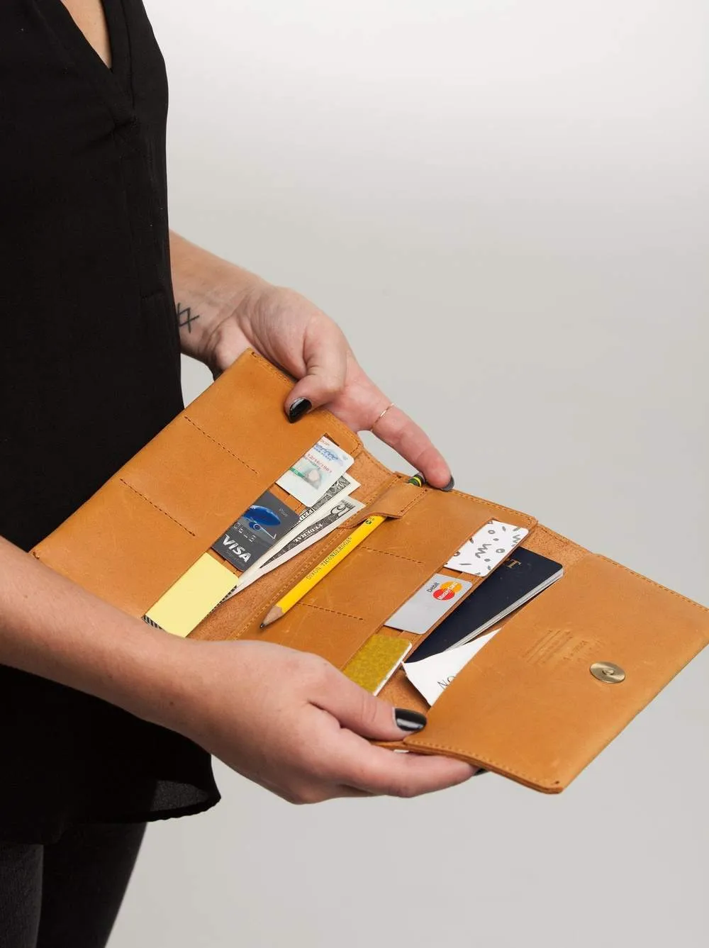 ABLE Debre Wallet in Black