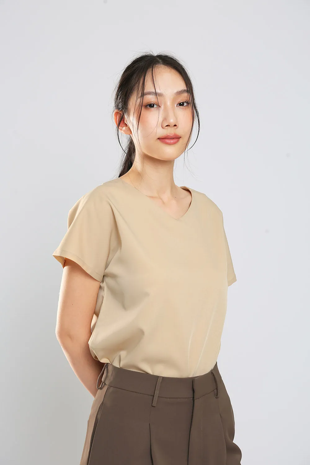 Danna V-Neck Top in Apricot