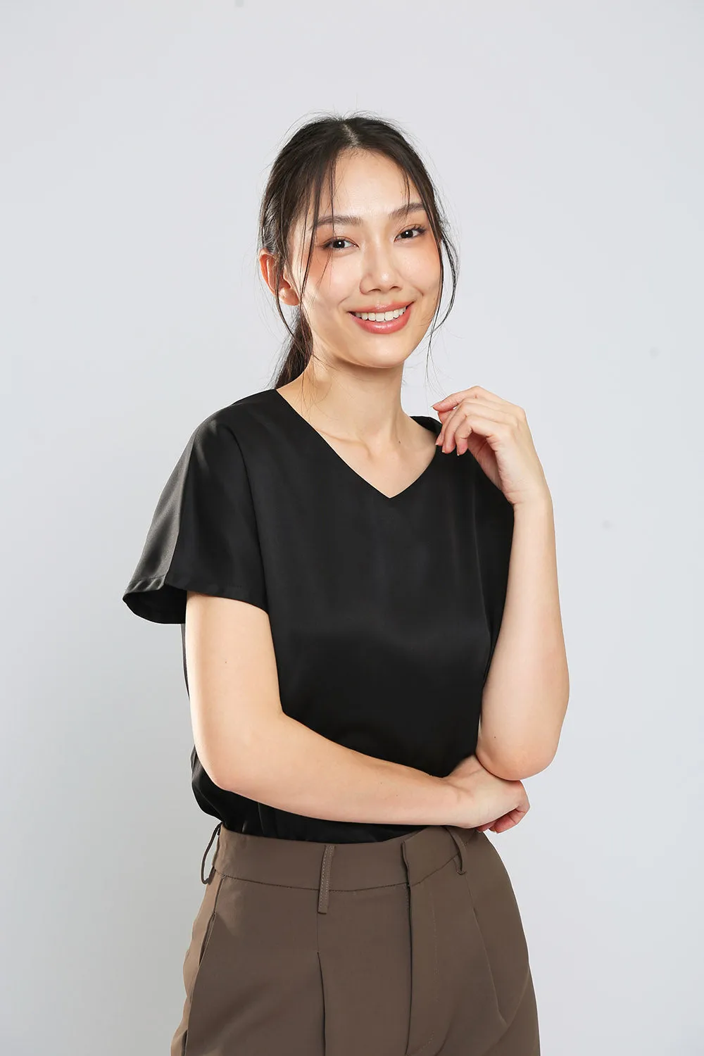 Danna V-Neck Top in Black