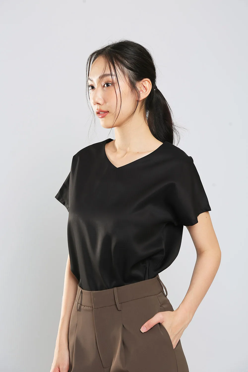 Danna V-Neck Top in Black