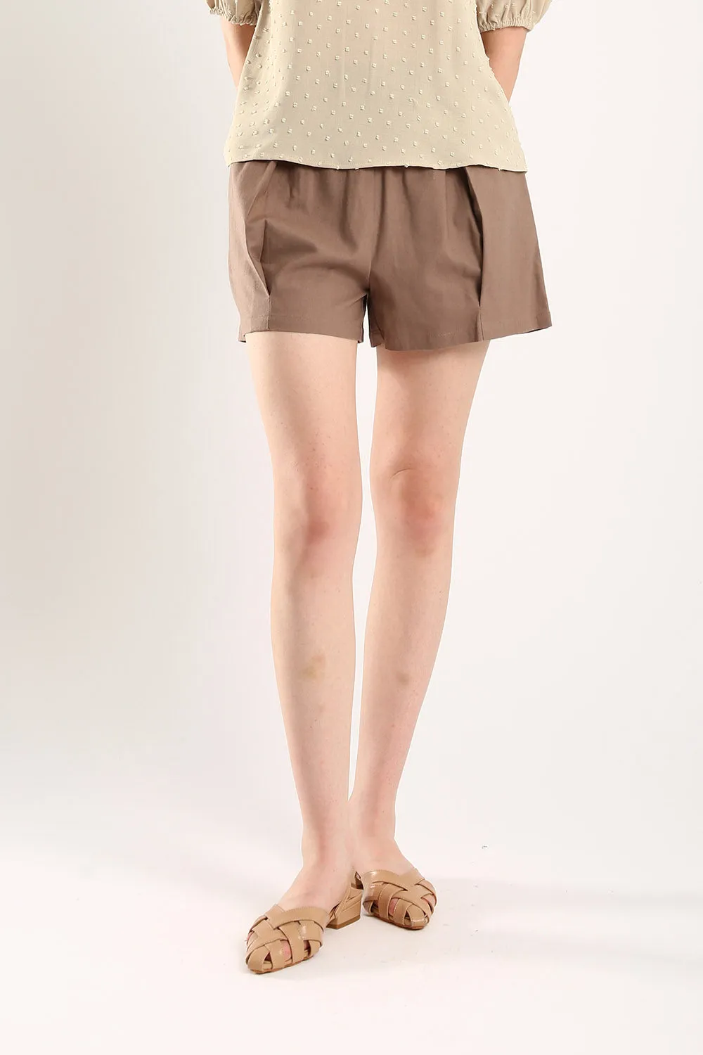 Gabine Linen Shorts in Coffee
